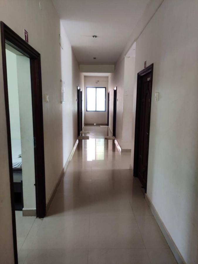 Subasree Cottage Tirunallar Bagian luar foto