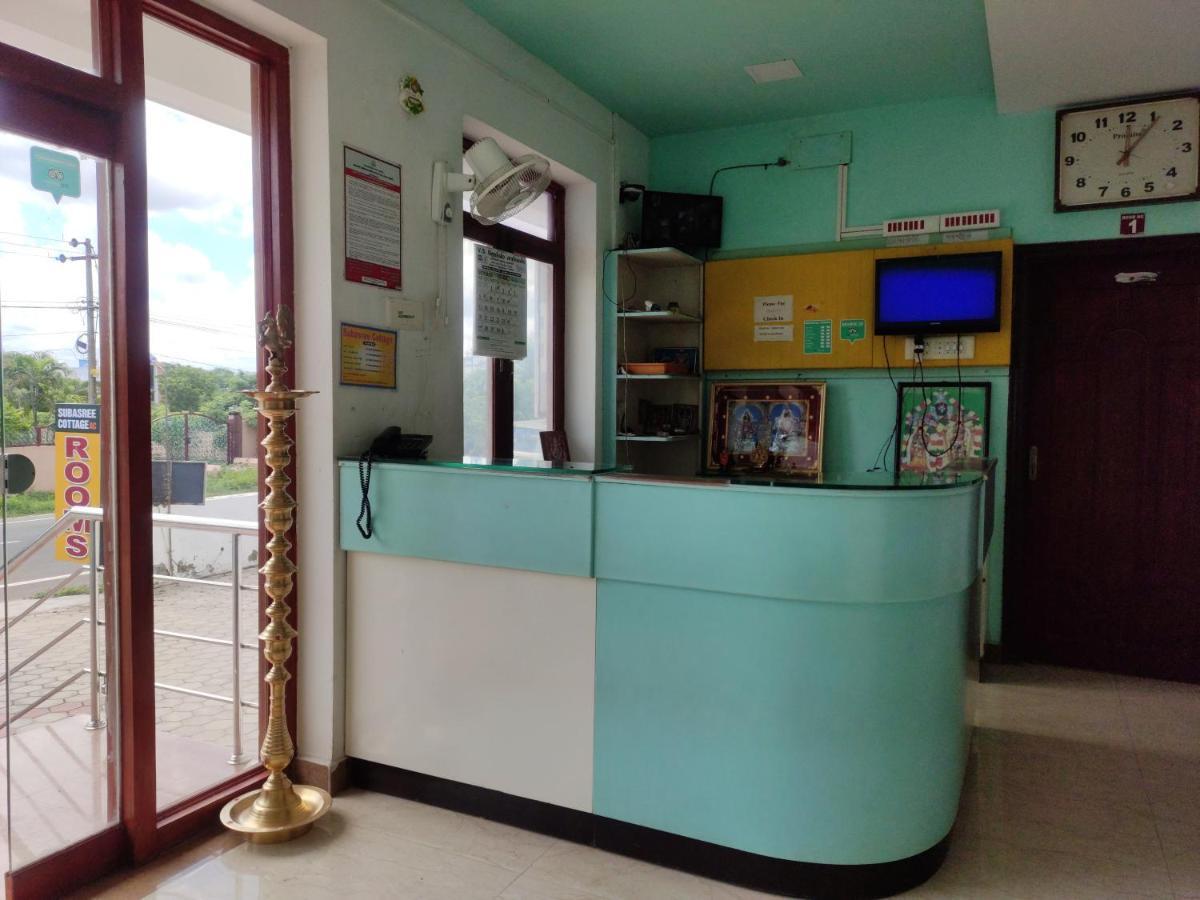 Subasree Cottage Tirunallar Bagian luar foto