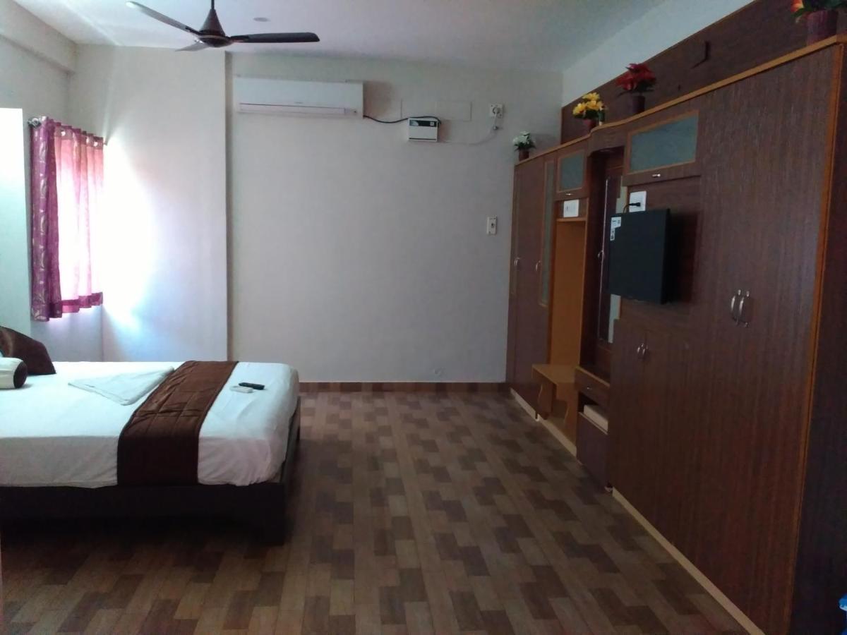 Subasree Cottage Tirunallar Bagian luar foto